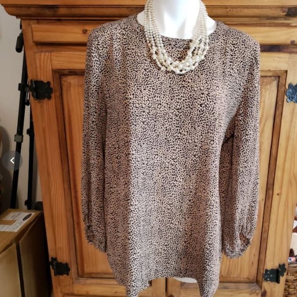 LOFT Tops - Ann Taylor Loft Blouse Long Sleeve sz LM Leopard